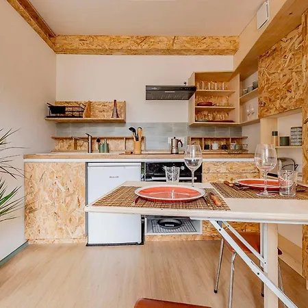 Quiet Architect-designed Studio